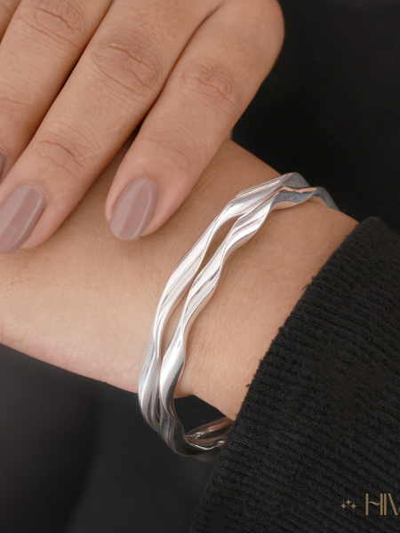 Double-Strand Wavy Silver Bangle