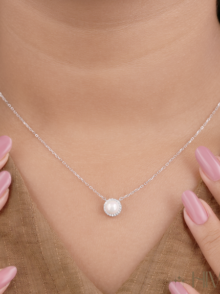 Classic Round Pearl & Diamond Simulant Necklace