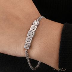 Stylish Square Link With Sparkling Accents