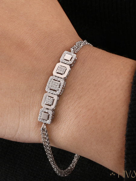 Stylish Square Link With Sparkling Accents