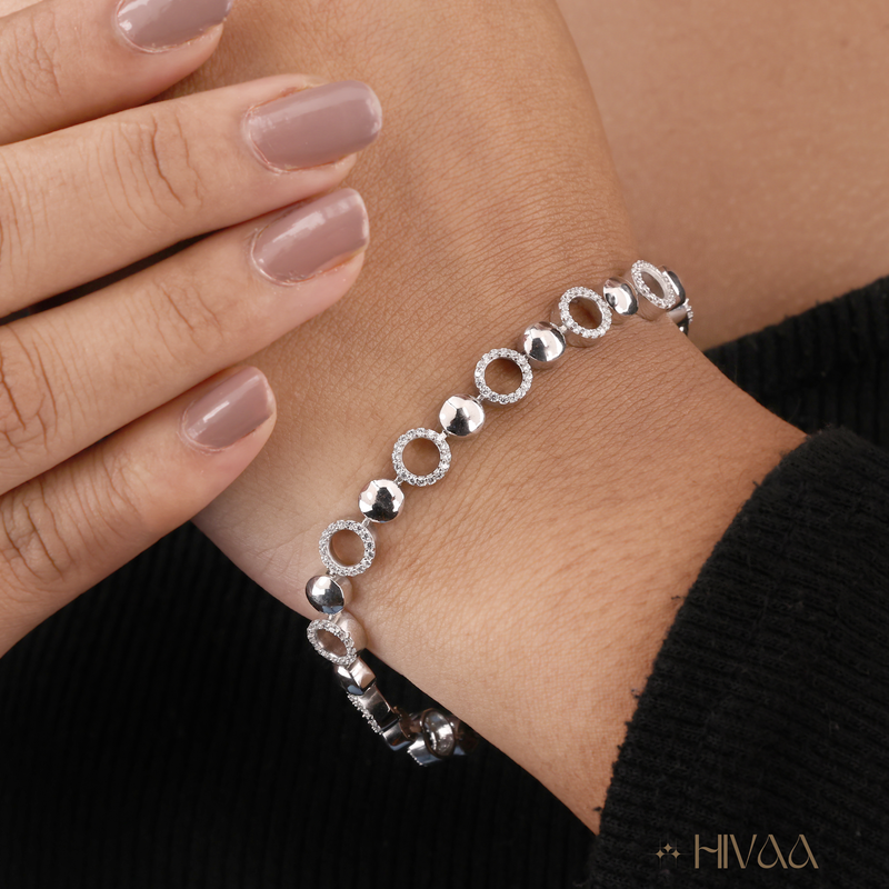 Lustrous Circle Charm Bracelets For Woman