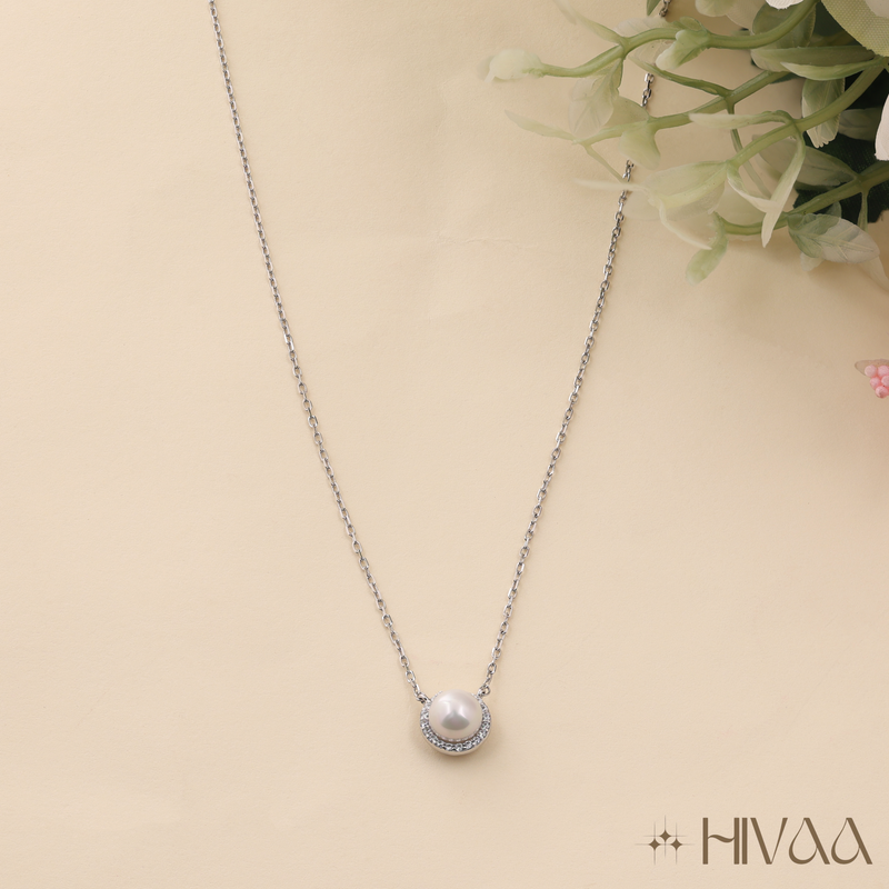 Classic Round Pearl & Diamond Simulant Necklace
