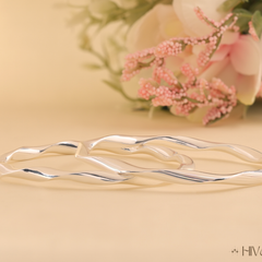 Double-Strand Wavy Silver Bangle