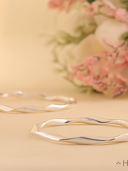 Double-Strand Wavy Silver Bangle