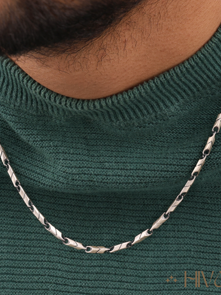 Luxury Silver Finish Chain for Men – Modern Link Design