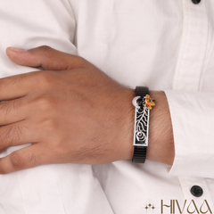 Men's Contemporary Black Link Bracelet With Cultural Motif