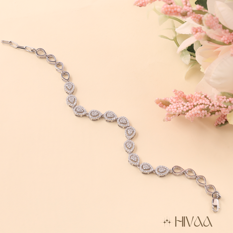 Dazzling Teardrop Charm Fashion Bracelet