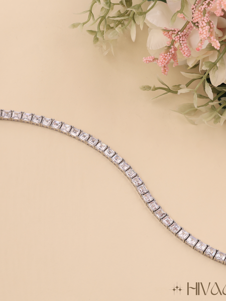 Dazzling Square Cut Diamond Bracelet Design