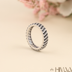 The High-Contrast Geometry Jewelry Collection Ring