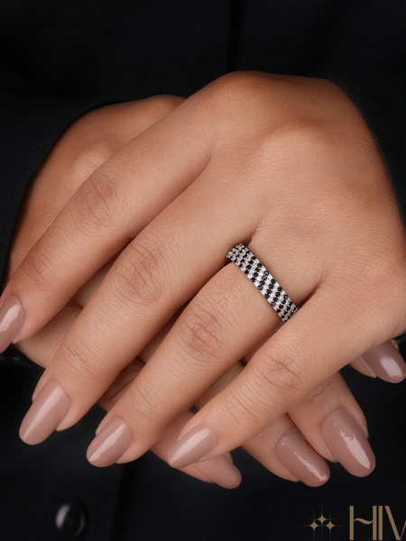 The High-Contrast Geometry Jewelry Collection Ring